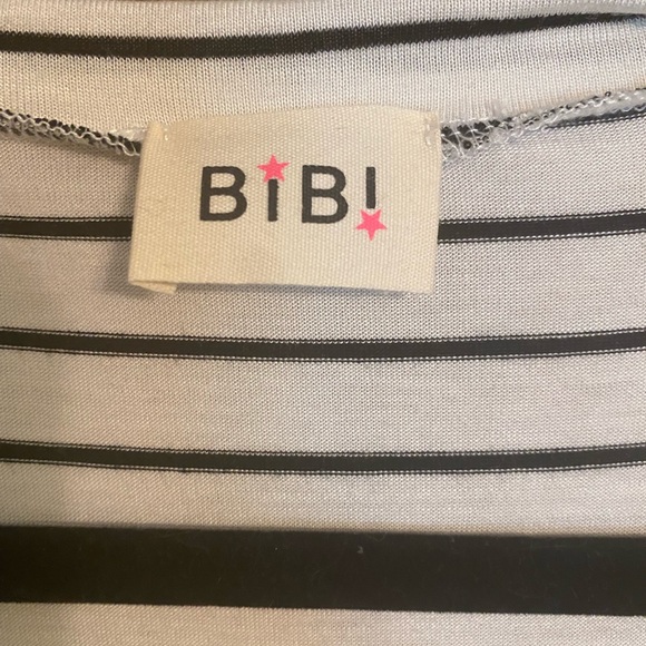 BiBi Short Sleeve V-Neck Striped/Leopard Tunic - Picture 6 of 7